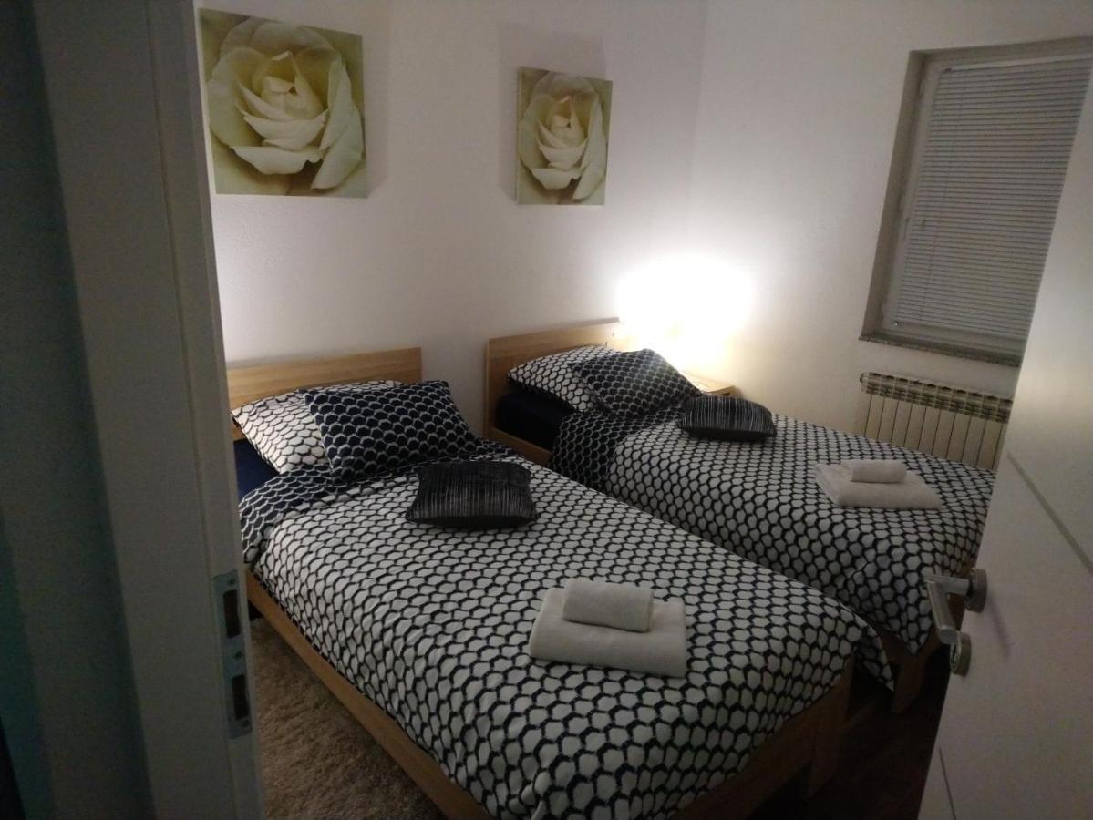 Apartman Danijela Otočac Eksteriør billede